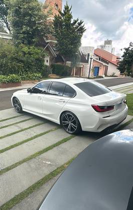 BMW 320i 2.0 16V TURBO GASOLINA M SPORT AUTOMÁTICO